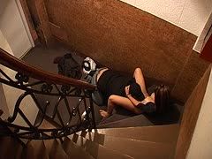 Pärchen beim Oralsex auf der Treppe