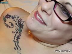 Zorra gordita con tatuajes