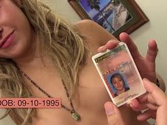 Marina Angel est déjà une star du porno à 18 ans